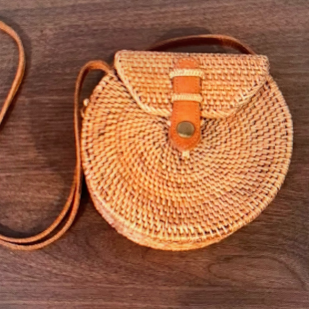 NIB Crab Tree and Evelyn Round Woven Tan Crossbody Bag